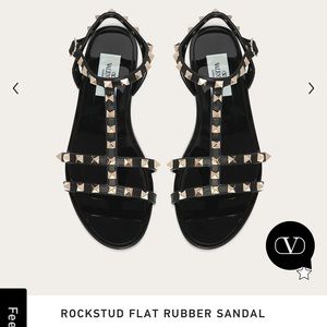Valentino ROCKSTUD FLAT RUBBER SANDAL